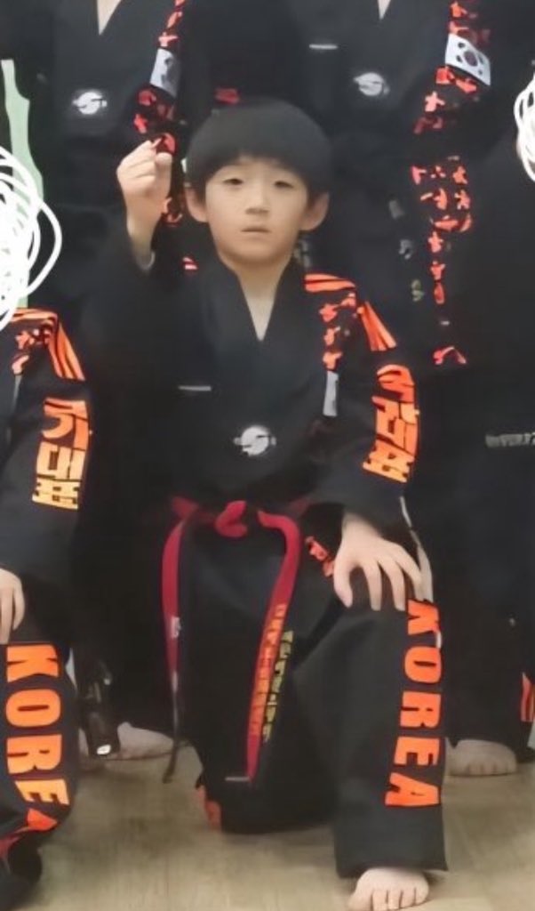 csh919ve's tweet image. 아아 미친 정상현 태권도 왔다
잼민이 뭐임 ㅠㅠㅠ