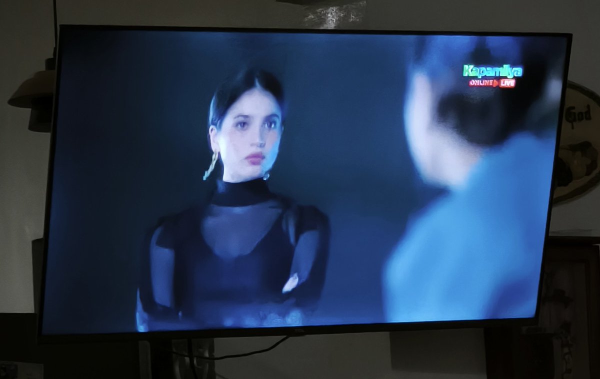 AyEmAdrian's tweet photo. Okay na sana, inis na naman si Mia. 

@annecurtissmith 
#ItsOkayToNotBeOkayPH https://t.co/ZPtlu0imVA