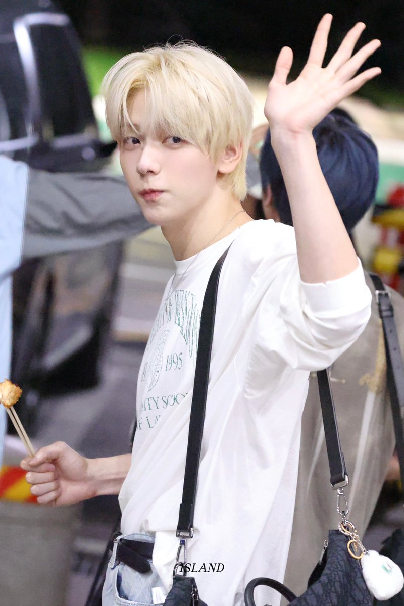 soobisland1205's tweet photo. 250728 （ ᵔ⤙.ᵔ ）
#수빈 #SOOBIN #スビン https://t.co/UfeUOt5Y6y