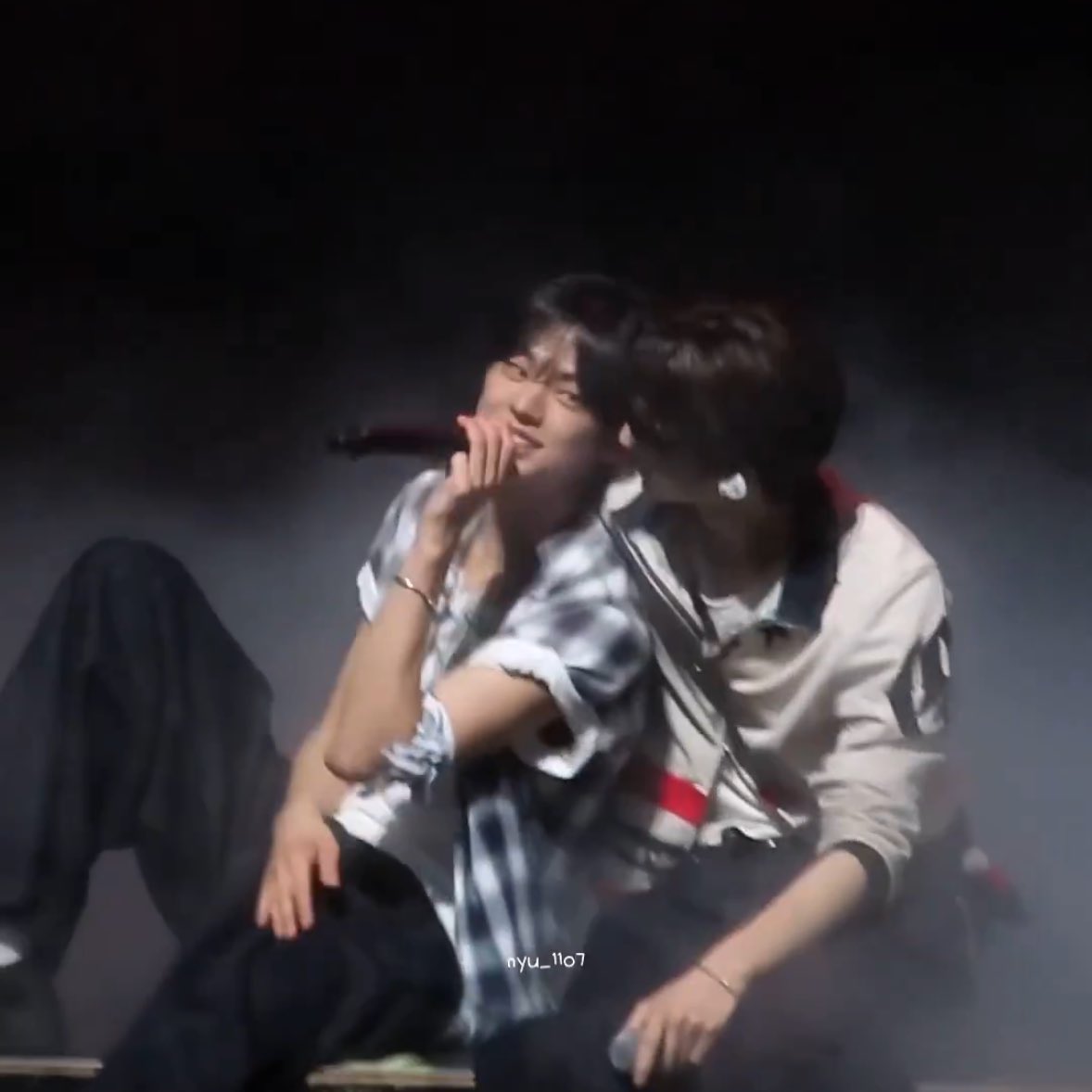 hirowitxus's tweet image. 너무 키스 3초전이잖아아아아아...............🫠🫠