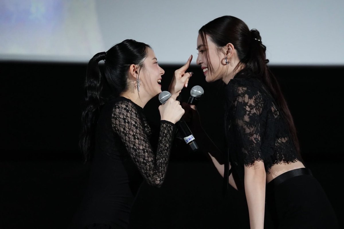 prjipata's tweet image. CHANGE2561 จัดเต็มโมเมนต์ความประทับใจซีรีส์  “Harmony Secret ดีลลับฉบับเล่นเล่ห์” Ep.1 สร้างปรากฏการณ์ Girls Love แห่งปี บัตร Sold Out ภายในพริบตา ในงาน HARMONY SECRET FIRST PREMIERE 

ถึงเวลาของ GIRL’S LOVE SERIES / ROMANTIC DRAMA จากนิยายออนไลน์ของเจ้าของนามปากกา SERENISTA…