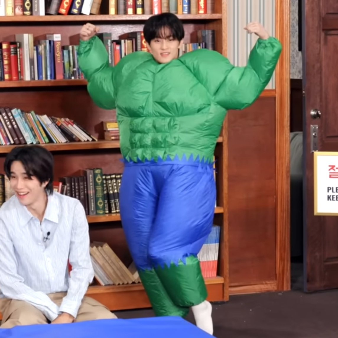 wangwangazi's tweet image. 진짜 그만 웃겨