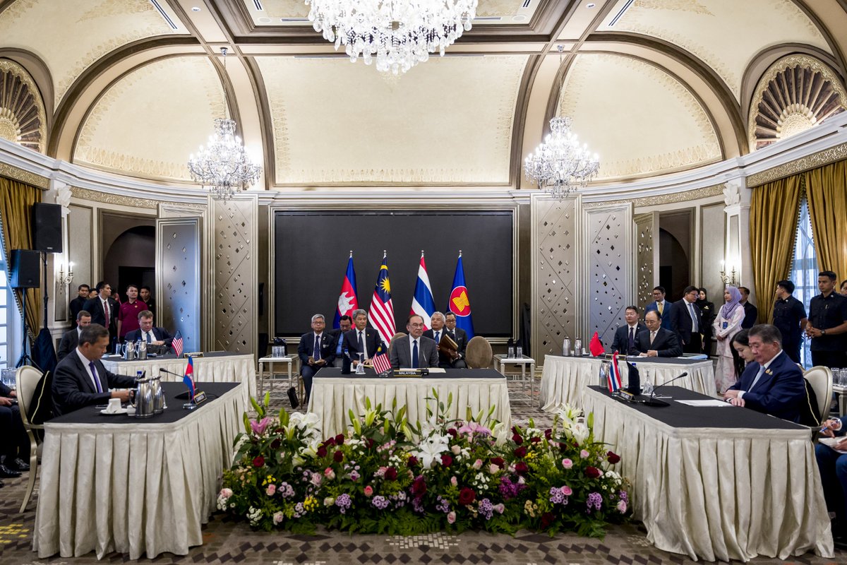 kuna_en's tweet image. #Malaysia Prime Minister: #Thailand &amp;amp; #Cambodia agree to &quot;unconditional&quot; ceasefire

kuna.net.kw/ArticleDetails…

#KUNA #Kuwait