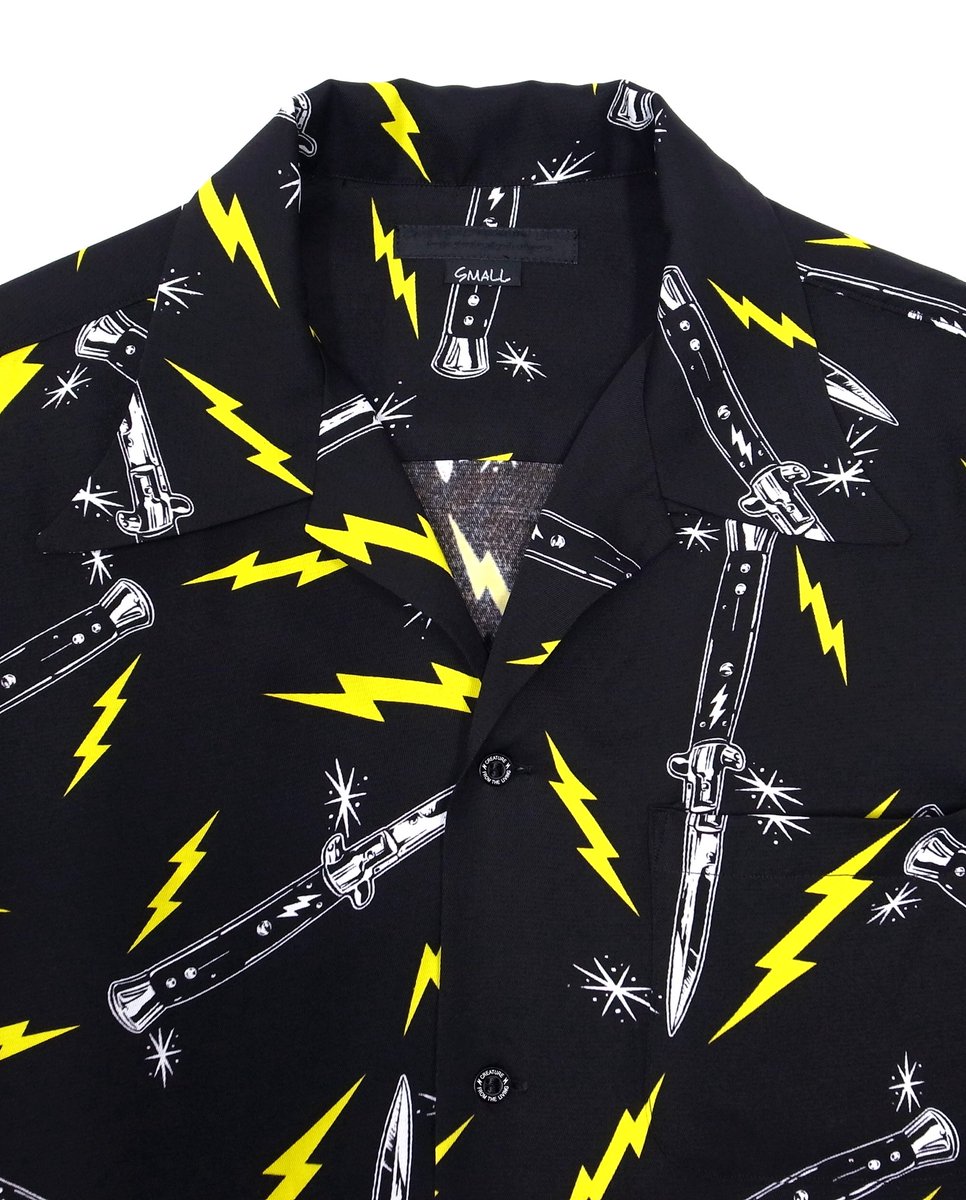 greed_store's tweet image. #creaturefromtheliving
●「SWiTCHBLADE」Rayon Shirt!!
国産高級レーヨンに全面シルクスクリーン・染み込みプリントで製作したオリジナル・ファブリック!!
上質な光沢感とシルクのような肌触りが最大の特徴!!
Sサイズは残り2着!!
◎ご購入はコチラ
greedxxx.shop-pro.jp/?pid=180368318