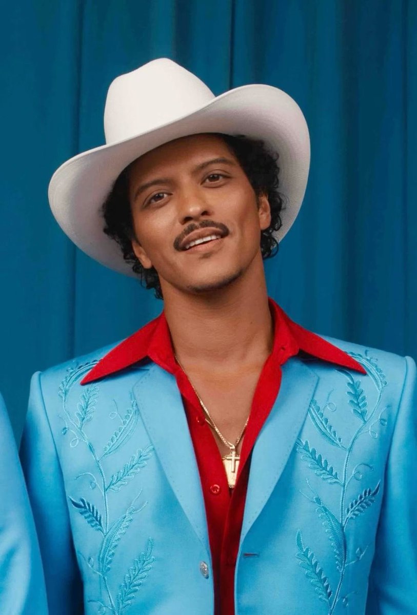 BrunoMarsAccess's tweet image. Bruno Mars se junta a The Weeknd e Bad Bunny como os artistas com mais músicas atualmente no Spotify Global Charts, todos com 5 faixas na parada.