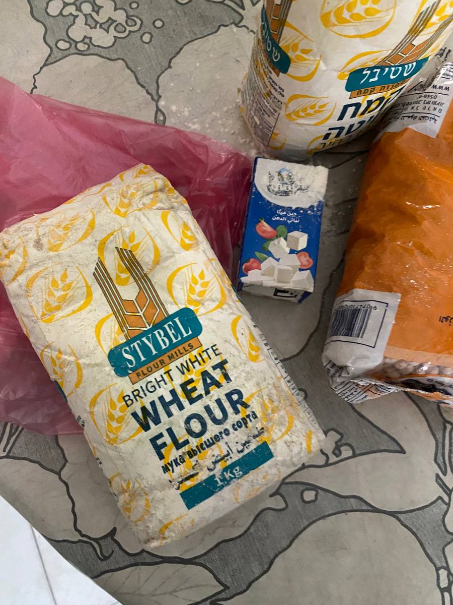 Shadi_ed99's tweet image. Recently, all I ate was oats, 20 gram in the morning for the whole day. We didn't have anything else. I was so hungry all the time.
But thanks to your support, I was able to buy some food for my family, they were so happy! 🙏🥹
Please keep helping: tinyurl.com/ShadiEd
If…