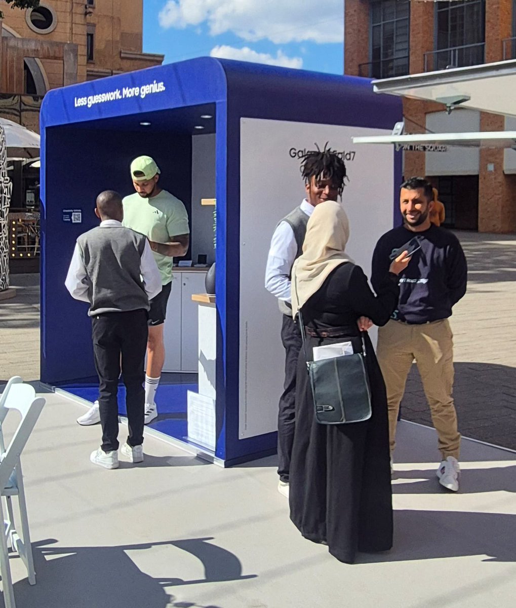 JustMeka_'s tweet image. #AD| Yeah so you don’t want to miss the next @SamsungMobileSA Galaxy Hangout hey?! Got to explore the Galaxy Z Flip7&apos;s Armored Aluminum frame and tjo 🥵🫰🏾 Thinner in form, but stronger and more durable!