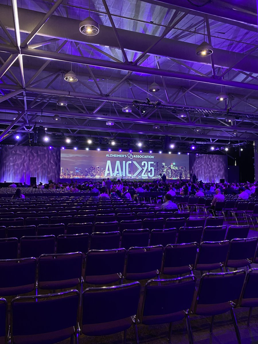fpmaragall's tweet image. El equipo del @BarcelonaBeta ya se encuentra en el #AAIC25, el congreso internacional más relevante sobre investigación en Alzheimer, hasta el 31 de Julio, en Toronto 📍
🧠Nuestro equipo presentará más de 25 comunicaciones sobre prevención, biomarcadores, genética y cognición.