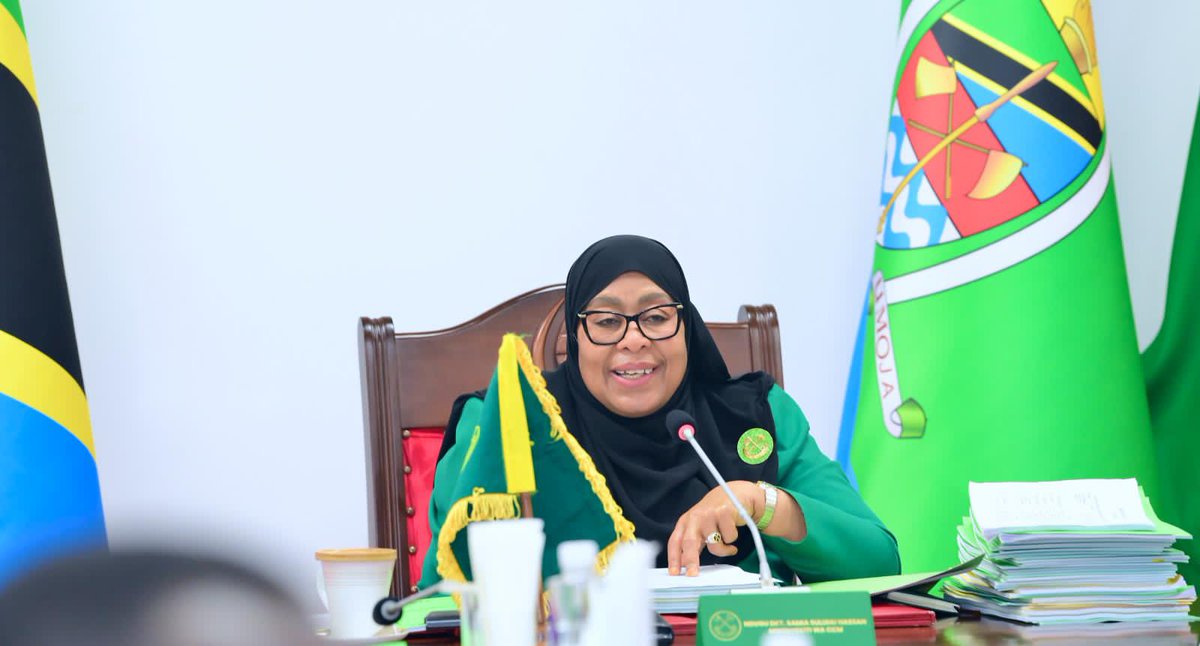 babalao__'s tweet image. Mwenyekiti wa Chama cha Mapinduzi (CCM) Taifa na Rais wa Jamhuri ya Muungano wa Tanzania, Mhe. Dkt. Samia Suluhu Hassan akiongoza Kikao cha Kamati Kuu ya Halmashauri Kuu ya CCM Taifa Jijini Dodoma tarehe 28 Julai, 2025.