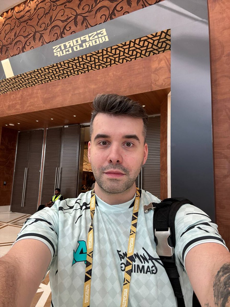 Normchess (@normchess) on Twitter photo Ian Nepomniachtchi Aurora forması ile Riyad'tan selfie paylaştı.
<a href="/lachesisq/">Ian Nepomniachtchi</a> <a href="/AuroraCS2_GG/">Aurora CS2</a> Ian Nepomniachtchi Aurora forması ile Riyad'tan selfie paylaştı.
<a href="/lachesisq/">Ian Nepomniachtchi</a> <a href="/AuroraCS2_GG/">Aurora CS2</a>