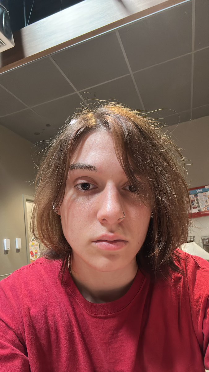 bulletstoblack's tweet image. bruh i just realized i have a fuck ass bob