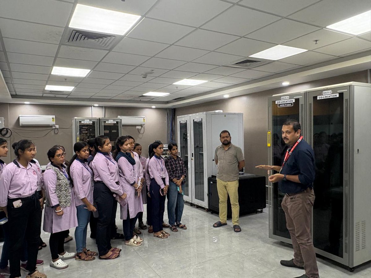 stpi_kolkata's tweet image. &quot;Students from National Skill Training Institute (W) visited STPI Kolkata for an industry exposure, where they were briefed on STPI’s initiatives, its diverse service offerings for the IT/ITES sector, and its pivotal role in nurturing the #StartupEcosystem.&quot;