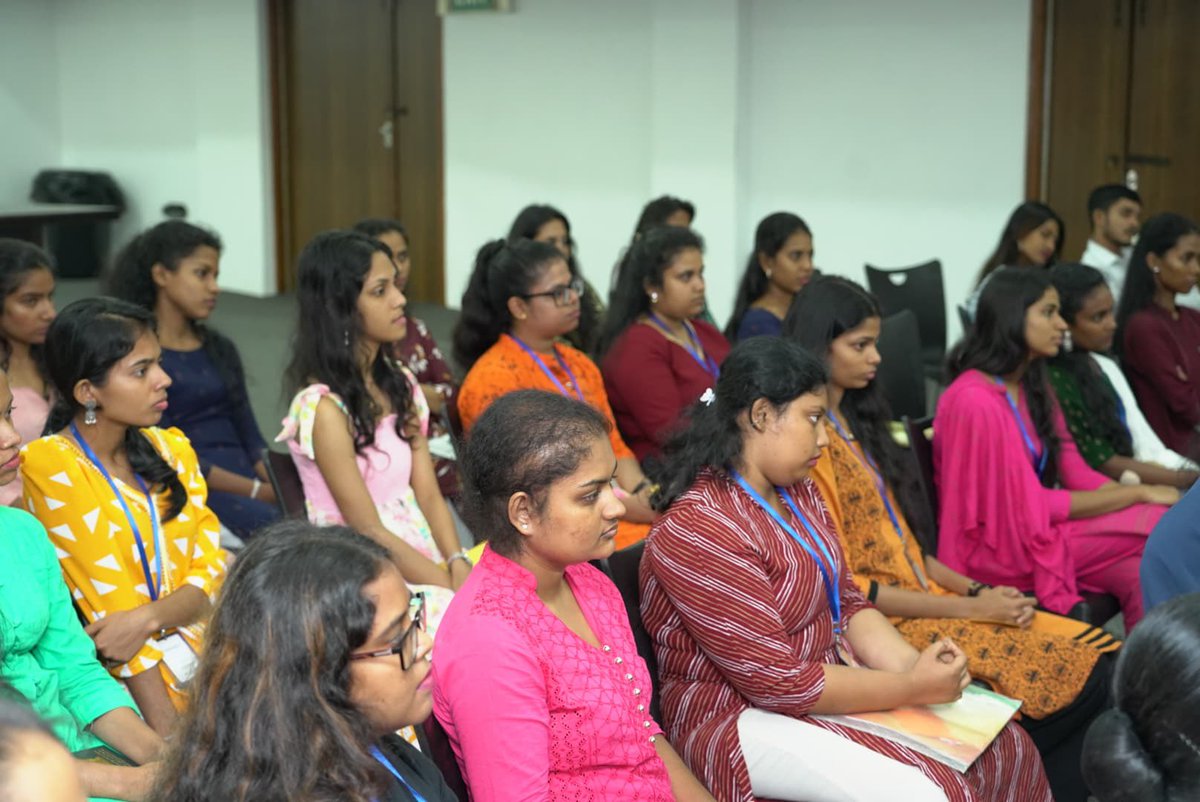 High Commissioner <a href="/santjha/">Santosh Jha</a> met 35 🇱🇰 scholars selected for a 9-month Hindi course at Kendriya Hindi Sansthan, Agra. This scholarship is another step to promote long-standing linguistic and cultural ties between 🇮🇳 and 🇱🇰.

<a href="/MEAIndia/">Randhir Jaiswal</a> <a href="/IndianDiplomacy/">Indian Diplomacy</a> <a href="/iccr_colombo/">ICCR in Sri Lanka</a> <a href="/iccr_hq/">ICCR</a>