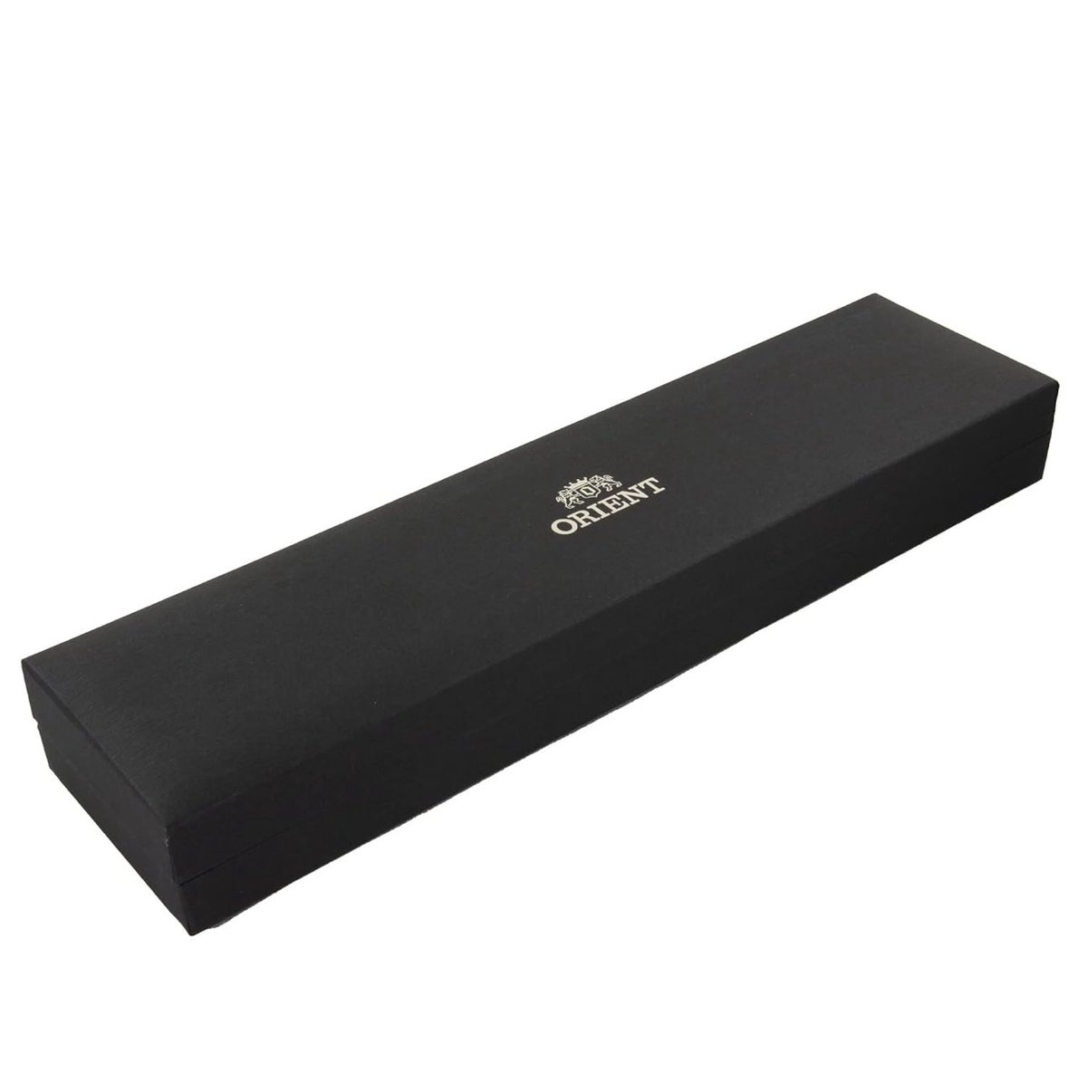 Zeembow's tweet image. ساعت اوریینت بامبینو نسخه ۸ (رفرنس RA-AK0702Y30B) با صفحه شامپاینی، ترکیبی بینظیر از ظرافت و عملکرد کلاسیک است. این ساعت اتوماتیک با نمایشگر هفته و تاریخ، طراحی شیک و بند چرم باکیفیت، برای هر مناسبتی ایدهآل است. با قیمت ۲۰ میلیون تومان، این ساعت ارزشی استثنایی برای علاقهمندان…