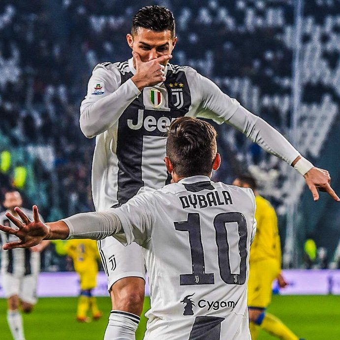 CalcioTurkey's tweet image. Cristiano Ronaldo, Juventus'a transfer olduğunda:
🇵🇹 Cristiano Ronaldo - 0 Gol
🇦🇷 Paulo Dybala - 68 Gol
Ronaldo, Juventus'tan ayrılırken:
🇵🇹 Cristiano Ronaldo - 101 Gol
🇦🇷 Paulo Dybala - 100 Gol