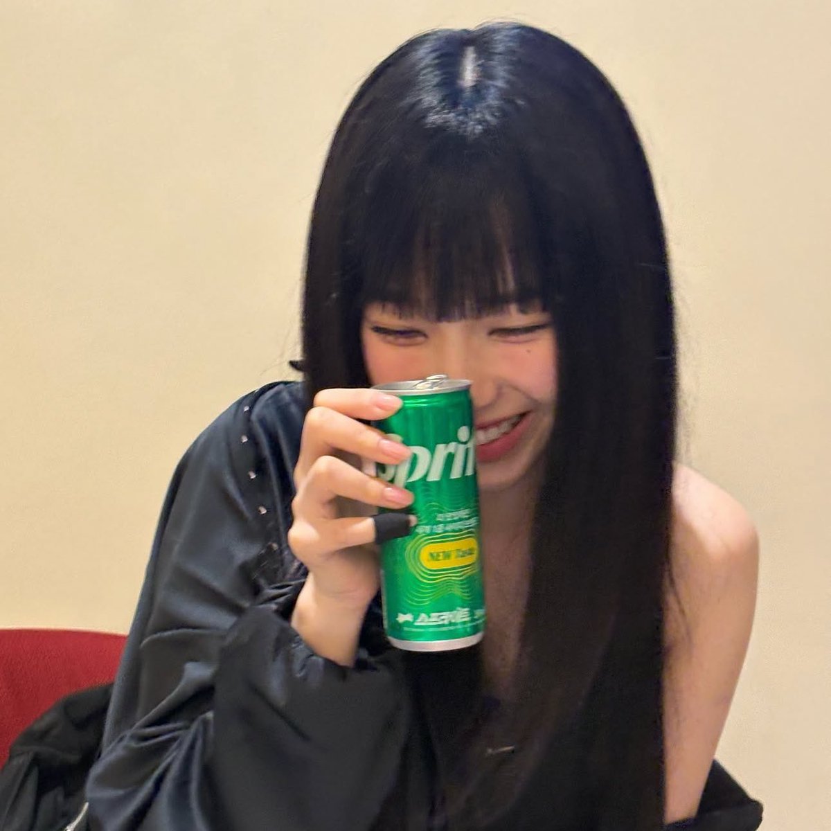 jjimbluu's tweet image. sprite giving karina ijbolitis