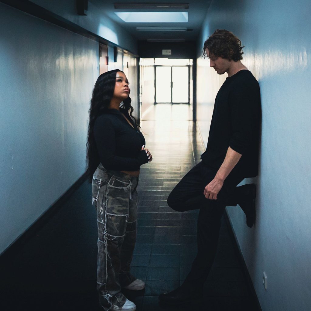 MISTER_MIXMANIA's tweet image. Zwei Welten, eine Stimme: Zoe Wees und Dean Lewis präsentieren emotionale Duett-Single “Learn To Love”: #musiknews #DEANLEWIS #LearnToLove #ZoeWees #Pop
Foto Credits: Sean Loaney / Zoe Wees X Dean Lewis mister-mixmania.com/de/news/musik-…