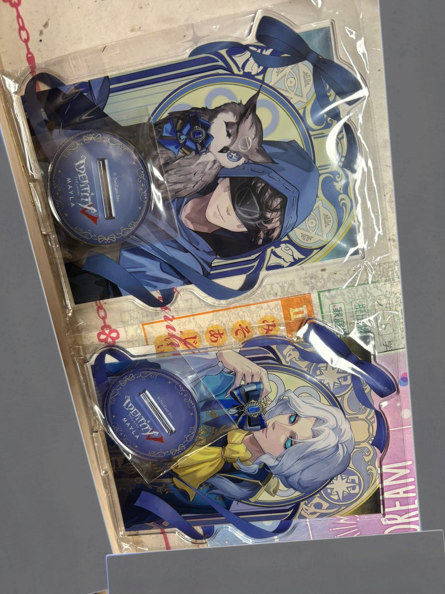 pirates_iden5's tweet image. mayla第五人格今日までセールってオンラインで知ってたんだけどラフォーレ原宿の店舗でもセールしてるって知って即座に行ってきた
占い師ABにしようとしたんだけどジョゼフが美しすぎて買ってしもうた
2点でさらに割り引かれてお得すぎた