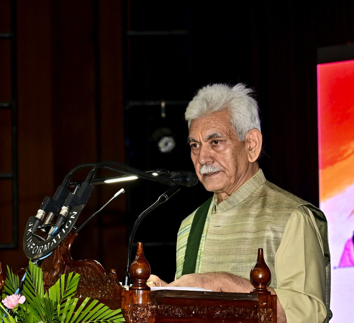 LG Sh. Manoj Sinha handed over appointment letters for government jobs to 80 NoKs of victims. He said, “After years of grief and suffering, terror victim families of Kishtwar, Doda, Ramban, Poonch, Rajouri, Samba, Kathua, Udhampur, and Reasi get justice. I pay homage to civilian