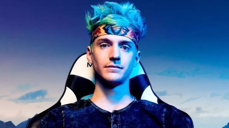 sandiskifn's tweet image. Ninja fará um anúncio ainda hoje, a partir das 15h BRT, provavelmente relacionado a seu novo Traje Série Ícones inspirado no Blitz Royale! #Fortnite