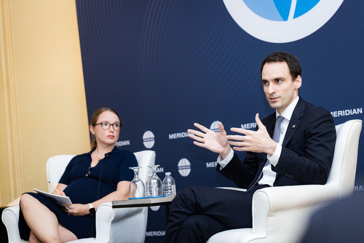 MeridianIntl's tweet image. How will the U.S. lead the global AI race? 🇺 At our #TechEnvoy Series, @mkratsios47 previewed the White House AI Action Plan and explored what it will take to secure U.S. leadership.

PC: @oskardap 

#OpenDiplomacy #TechEnvoySeries #TechDiplomacy