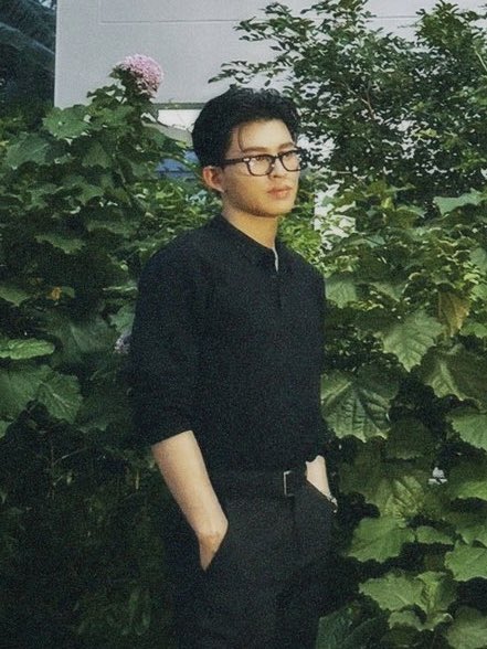 withphuwin's tweet image. HE&apos;S SO FINEEEEEE ALLAHUAKBAR