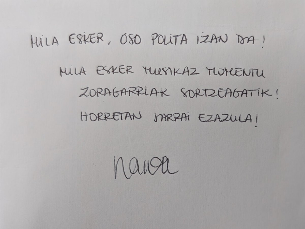 EdurneSaizar's tweet photo. Astelehena ere ezkontzeko egun egokia delako.
Porque el lunes es igual de válido para celebrar una boda.
🎹🎶 https://t.co/JBij8SYcwq