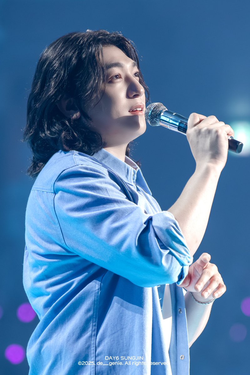 de__genie's tweet image. 250718 PIER10
์ผ๊ตด์ ์ ๋
๋ชธ์ ๋๋ฌด๊พผ
#๋ฐ์ด์์ค #์ฑ์ง #DAY6 #SUNGJIN
