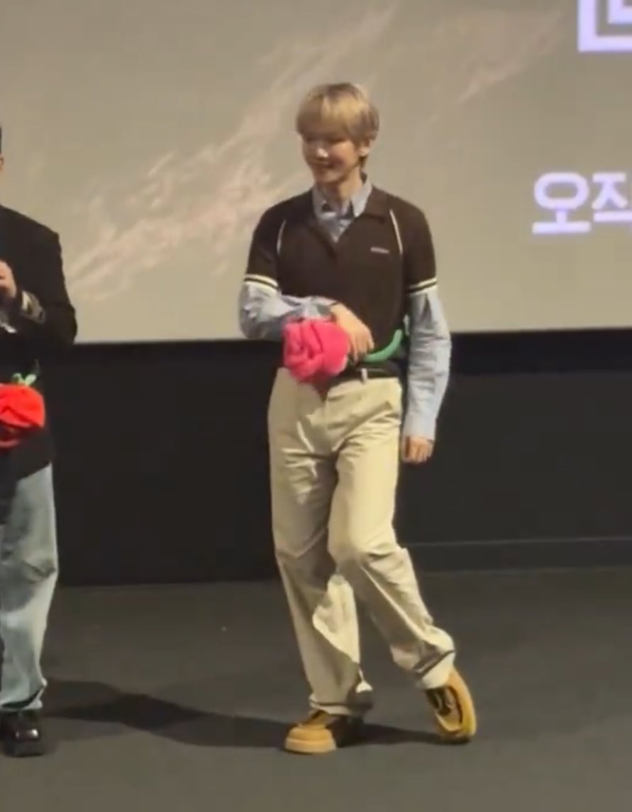 zeebaek5061's tweet image. baekhyun my baby girl 🥺🫳🏻