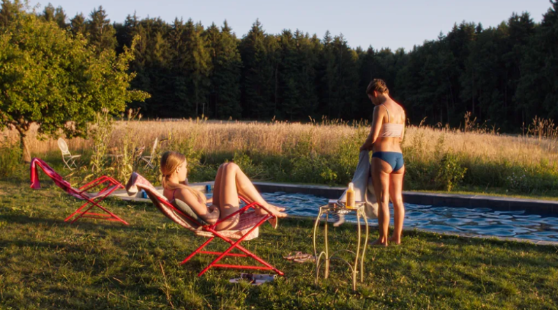 AWFJ's tweet image. Domestic tensions &amp;amp; dark emotion distinguish #TheSparrowInTheChimney, 3rd in a trilogy from #RamonZürcher.  Adult sisters&apos; family gathering is fraught with passive aggressive moments and unspoken anger in this @Film_Movement drama. @valeriekalfrin reviews: awfj.org/blog/2025/07/2…