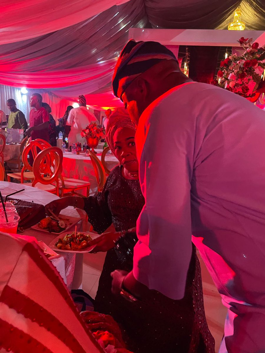 chefseanbarbequ's tweet image. Who else loves a love story?
Sean'Barbecue Food and Grills makes sure your big day never becomes a day you worry.
Your guests will be taken care of to the brim as it should be.
Book us today for whatever event,
 we will deliver and you must eat!
#seanB