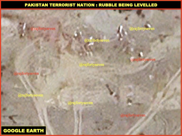 rajfortyseven's tweet image. #Pakistan #TerroristNation hit hard by @IAF_MCC #OpSindoor.
#ISI& #PakArmy disposing the rubble from destroyed buildings targeted by #India.
They couldn’t complete job in 45 days.
Imagine massive scale of destruction caused by #IAF.
Casualties count unknown.
55/n
#JaiHind🙏🫡🇮🇳