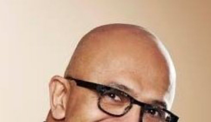 whatRanjuSaid's tweet image. Fortune favors the bald. 
Forget hustle. Go bald.