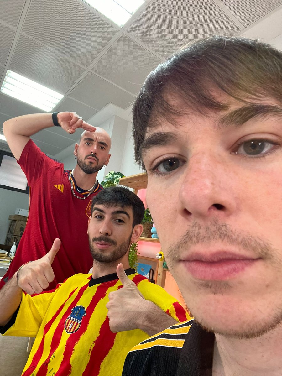 PokeAlex_'s tweet image. Último episodio del podcast.
Hoy hay cositas.
twitch.tv/pokealexvgc