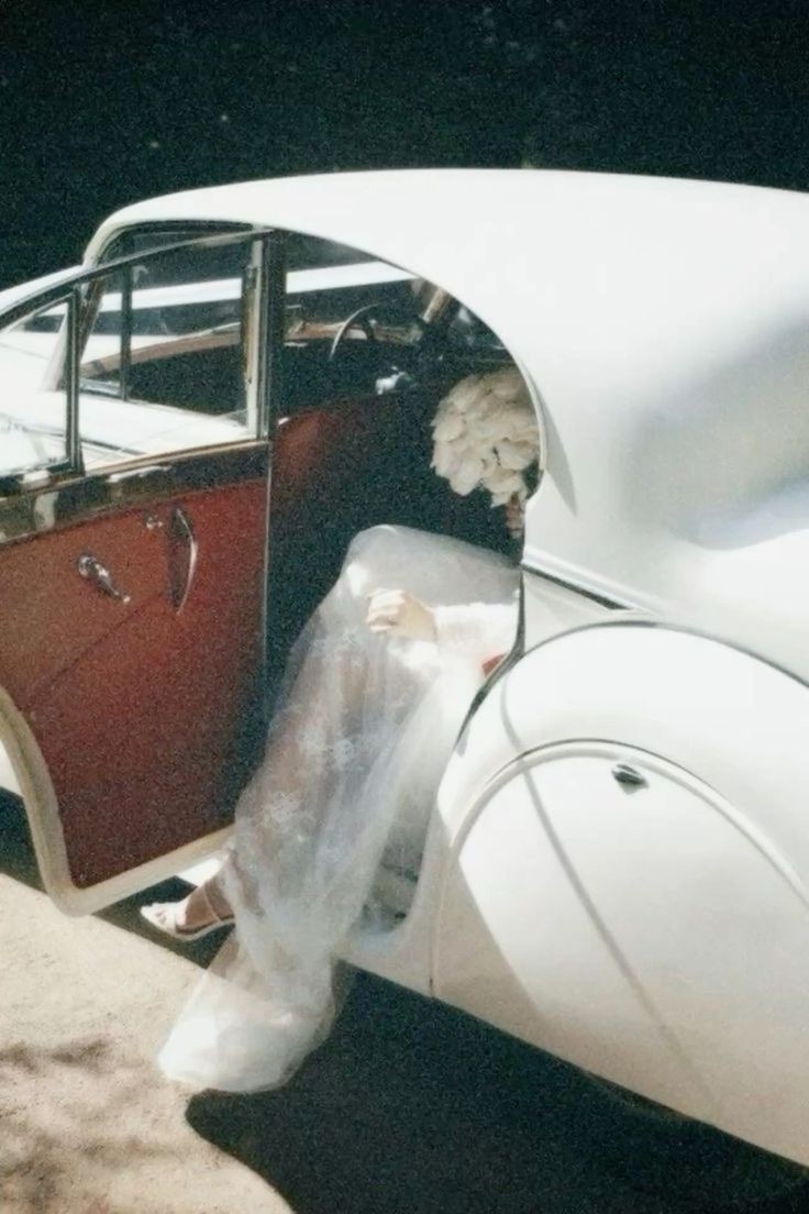 beauxartes's tweet image. It is your wedding day

an interactive thread