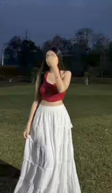 TL पर Bye 
और dm पर Hi
X पर वफाएं 
Aaye Haaye