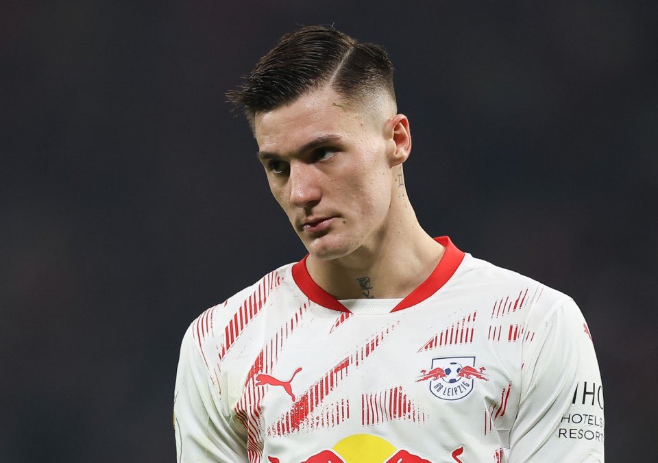 TheUTDHQ's tweet image. 🚨 JUST IN: Newcastle are preparing an opening bid of around £62m for Benjamin Sesko. #MUFC have shown interest but, for now, Newcastle are the most serious contenders for the player. 

[@Santi_J_FM]