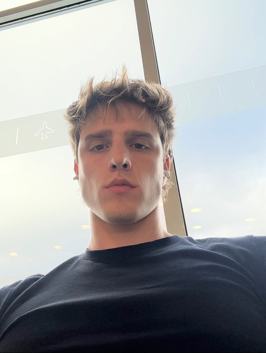 NunoGallegoFan's tweet photo. Imagina abrir a câmera frontal e ser assim https://t.co/oQozHddcTd