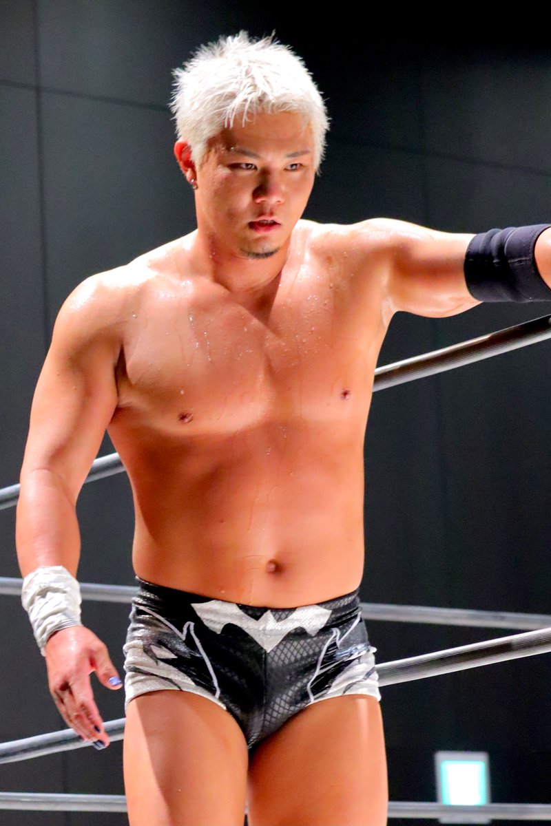 Nobutake33's tweet image. 2025.7.1 CITY HALL&GALLERY GOTANDA
ベルトがなくたってええやないか
存在感で一番になれば
#GLEAT
#石田凱士