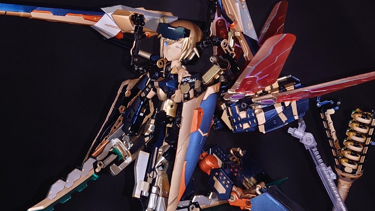 dadSundaywork's tweet photo. #今月作ったプラモ晒そうぜ
#プラモデルライフ 
#フレームアームズガール
#轟雷
轟雷グランデ(Yellow jacket -アシナガバチ-)への改修終わりました！
バレナイのランチャーが普通に見える！
盾の中の短剣と肩の砲塔はメカ轟雷、グランデの物を持たせ、ヘキサギアの剣を追加しました。 https://t.co/P26urmBbaQ