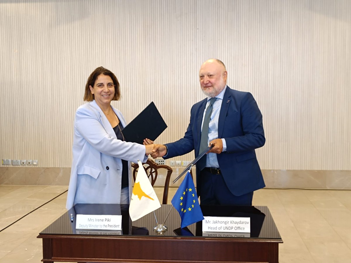 UNDPCY's tweet image. Our sincere thanks to the Republic of Cyprus @CYpresidency for donating €380,000 to @CMPCyprus.

Since 2006, RoC has contributed €4.39M—CMP’s 2nd largest donor after the 🇪🇺EU.

The new funds will help form an extra field team to support CMP’s humanitarian mission.