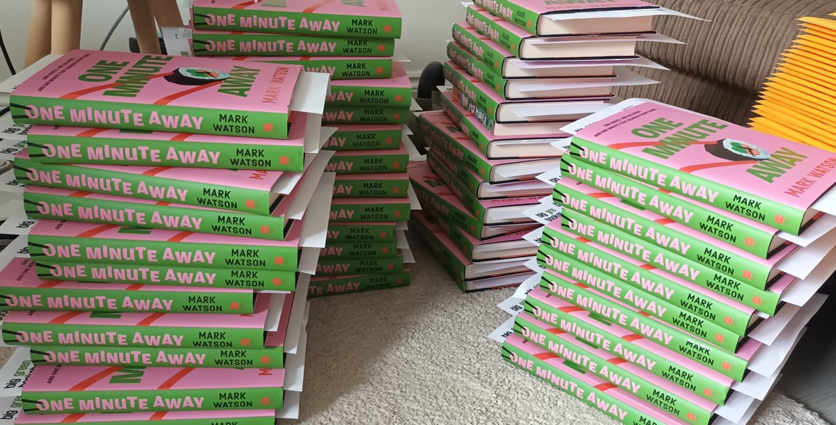 Biggreenbooks's tweet image. Good news if you ordered a signed/dedicated copy of Mark Watson's new book from me.
They've now arrived and i'm about to pack them up and post them out.
Hurry!