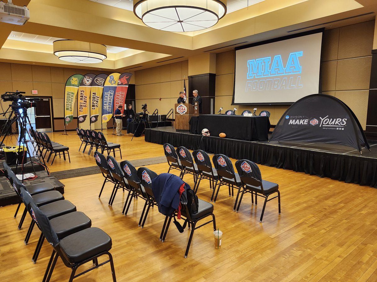 Great job on the set up by Emporia State for MIAA Media Day. We will have coverage of the Lopers today on our various platforms.
<a href="/UNK_Athletics/">UNK Athletics</a>
<a href="/UNKearney/">University of Nebraska at Kearney</a> 
<a href="/TheMIAA/">The MIAA</a> 
@931theriver
<a href="/UNK_Football/">UNK Football</a> 
<a href="/CoachRHeld/">Ryan Held</a>