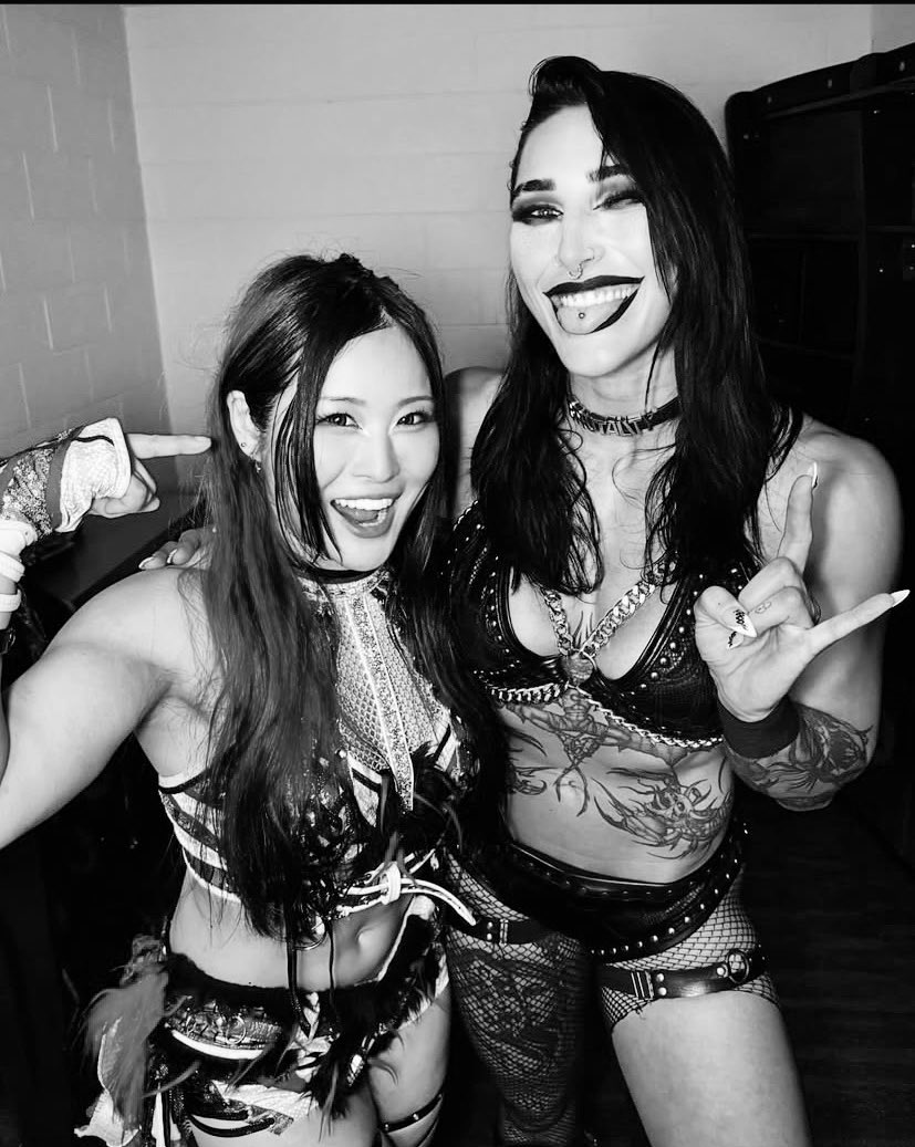 MyBuddyRhea's tweet image. Monday night Rhiyoooo 🖤
