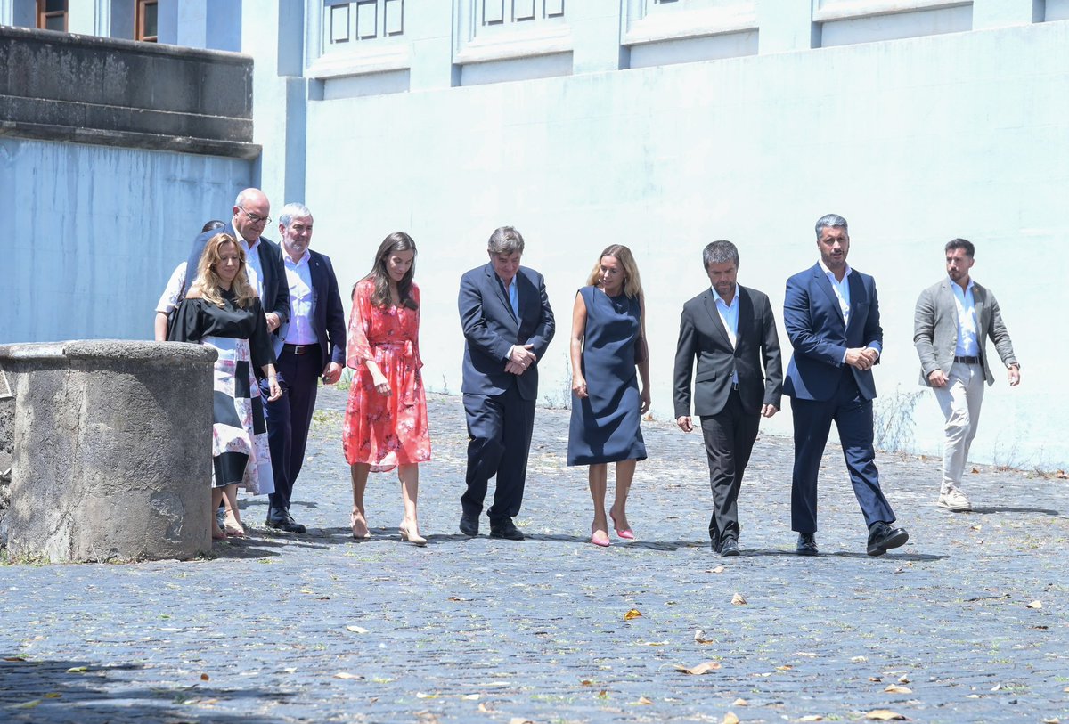 PresiCan's tweet image. 📸 El presidente de Canarias @FClavijoBatlle participó este lunes en la Reunión Anual del Instituto Cervantes presidida por la Reina Letizia y que tuvo como sede la Universidad de La Laguna 

#gcpresidencia