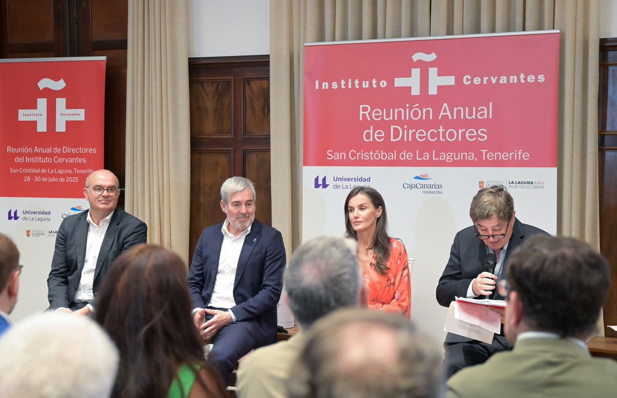 PresiCan's tweet image. 📸 El presidente de Canarias @FClavijoBatlle participó este lunes en la Reunión Anual del Instituto Cervantes presidida por la Reina Letizia y que tuvo como sede la Universidad de La Laguna 

#gcpresidencia