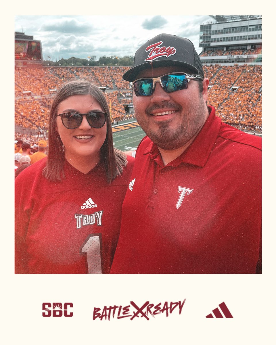 TroyAthletics's tweet image. 𝗖𝗘𝗟𝗘𝗕𝗥𝗔𝗧𝗜𝗡𝗚 𝟮𝟱 𝗬𝗘𝗔𝗥𝗦 𝗢𝗙 𝗙𝗕𝗦 𝗙𝗢𝗢𝗧𝗕𝗔𝗟𝗟
Who's excited for the return of Troy Football?! We're 33 days out from kickoff at The Vet!
Help us build anticipation and excitement for the 2025 season by submitting your favorite gameday photos at The Vet!…