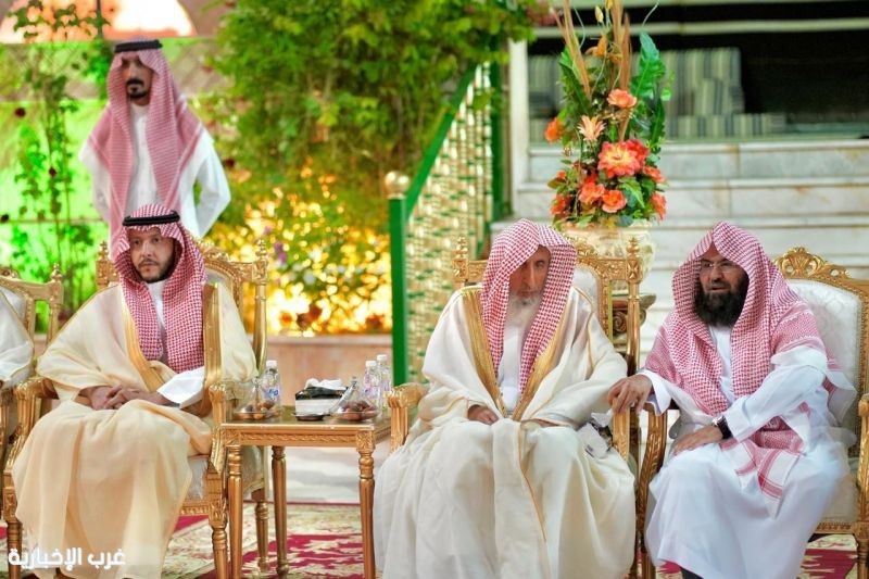 GarbNews's tweet image. مأدبة دينية تجمع سمو محافظ الطائف بسماحة المفتي العام وأعضاء هيئة كبار العلماء بالحرمين الشريفين garbnews.net/news/s/248185
