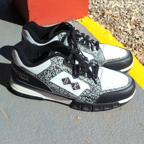 KyleMorgan_XOS's tweet image. British Knights are still a thing?
I remember wanting a pair so badly as a kid but never got them.