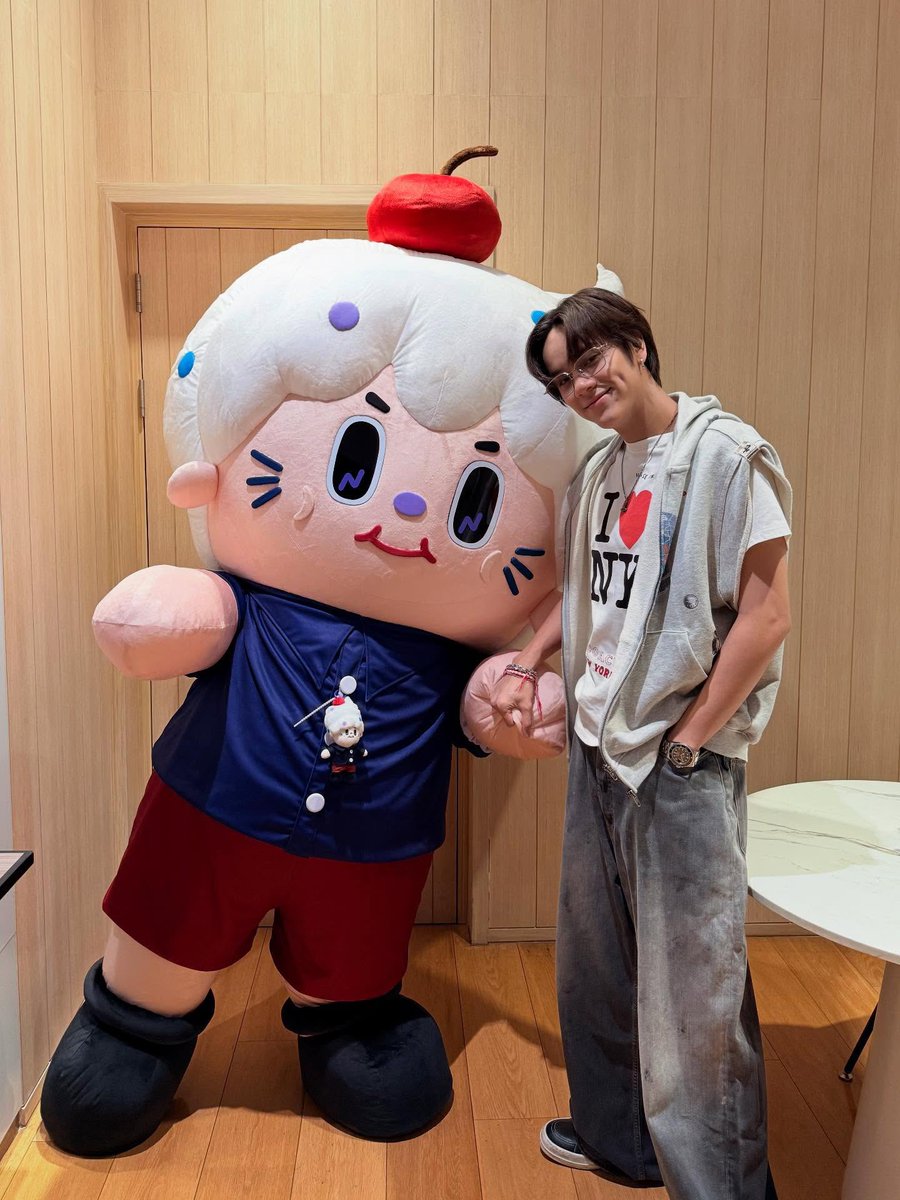 mochitriplen's tweet image. เหมือนกันมากจริง เน้คเท่เหมือนป๊าเลย

#NILKNHAKE 
#mynameisnanon